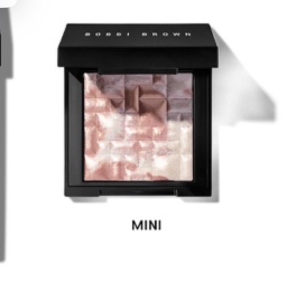 *Brand New*No Box* Bobbi Brown MINI Hifhlighting powder in “Pink Glow” - Picture 9 of 9